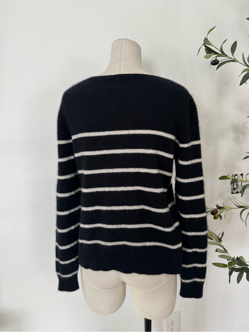 Cashlon 100% Cashmere Black White Stripe Sweater Women’s Large Luxury Knit Soft - Picture 5 of 8